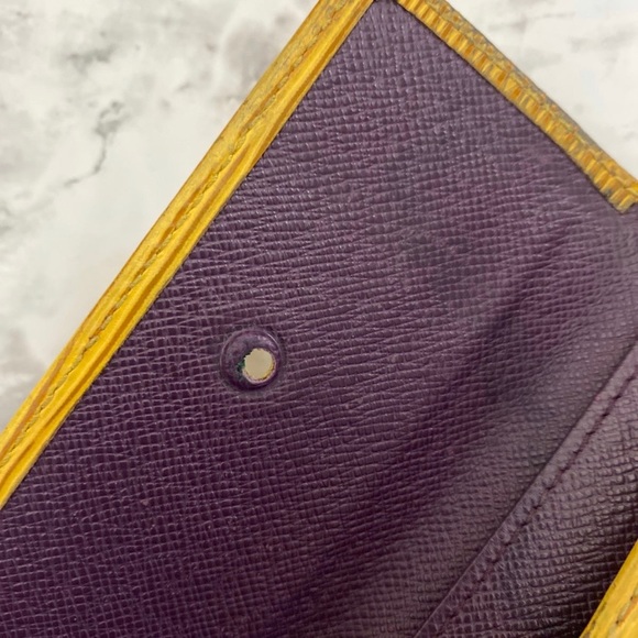 Authentic Louis Vuitton Epi Keyholder Yellow Leather Vintage - Picture 3 of 12